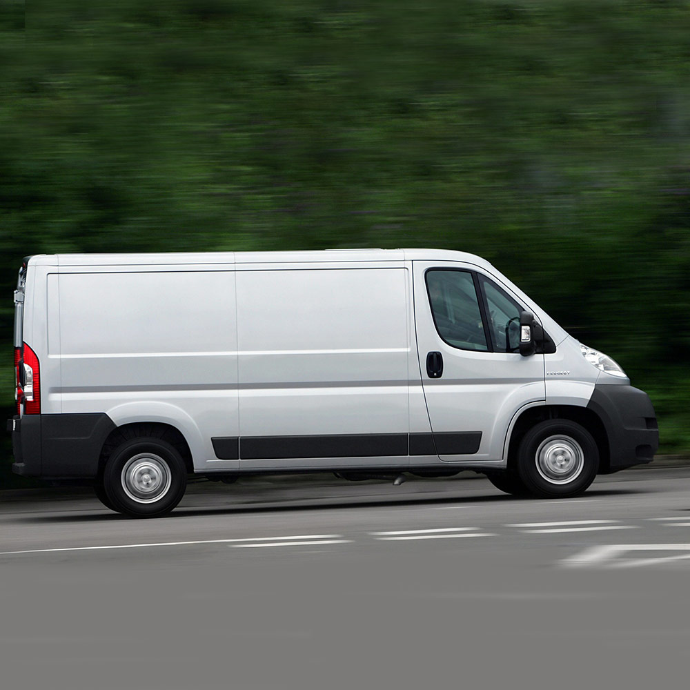Peugeot-Boxer-van-Zepplin-Windows-before